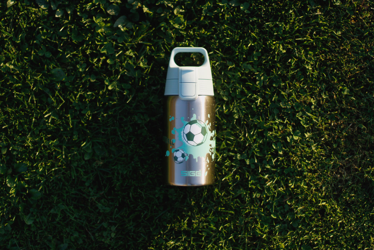 #farbe_love football#größe_0.5 l